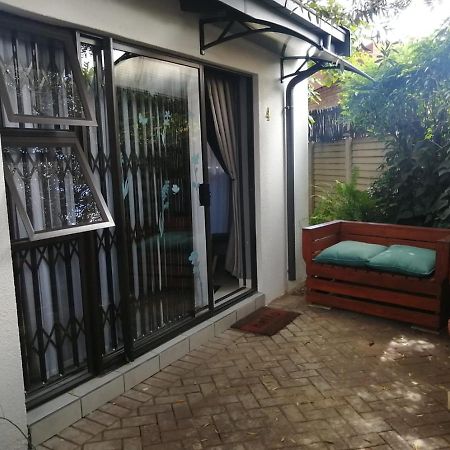 Roxy'S Rest Guest House Vanderbijlpark Luaran gambar