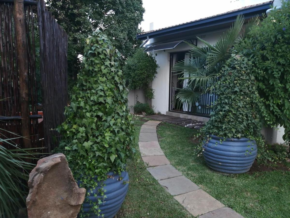 Roxy'S Rest Guest House Vanderbijlpark Luaran gambar