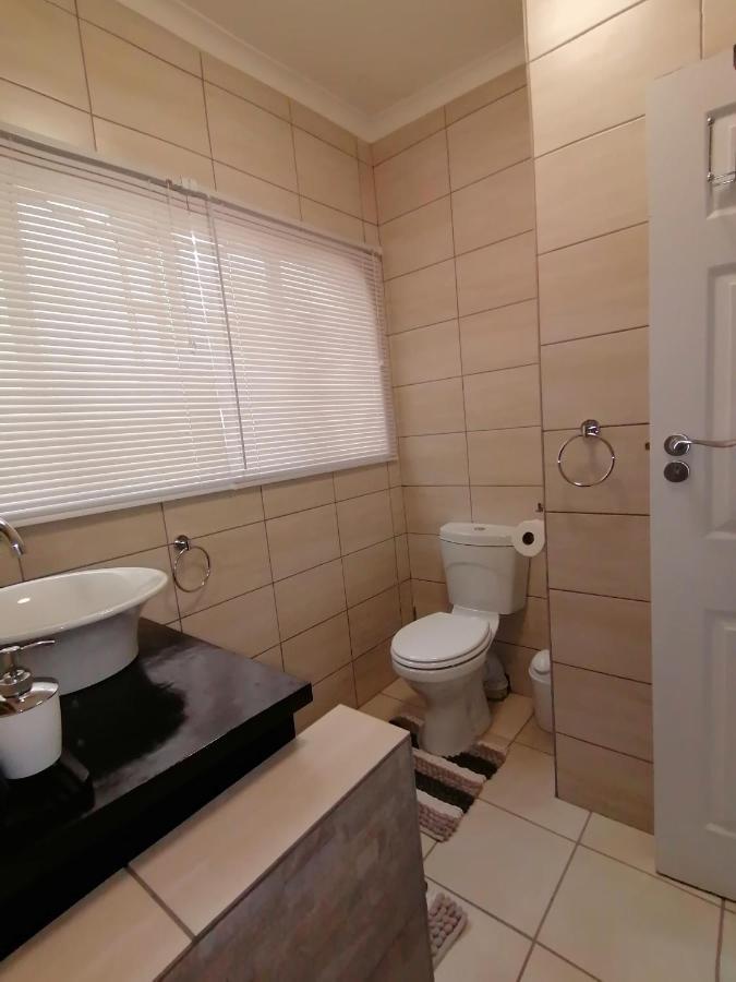 Roxy'S Rest Guest House Vanderbijlpark Luaran gambar