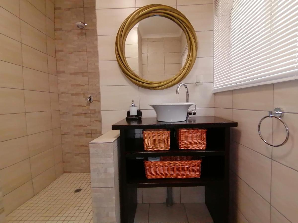 Roxy'S Rest Guest House Vanderbijlpark Luaran gambar