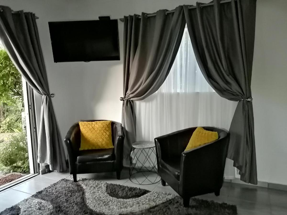 Roxy'S Rest Guest House Vanderbijlpark Luaran gambar