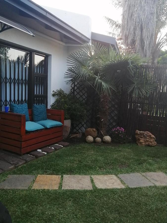 Roxy'S Rest Guest House Vanderbijlpark Luaran gambar