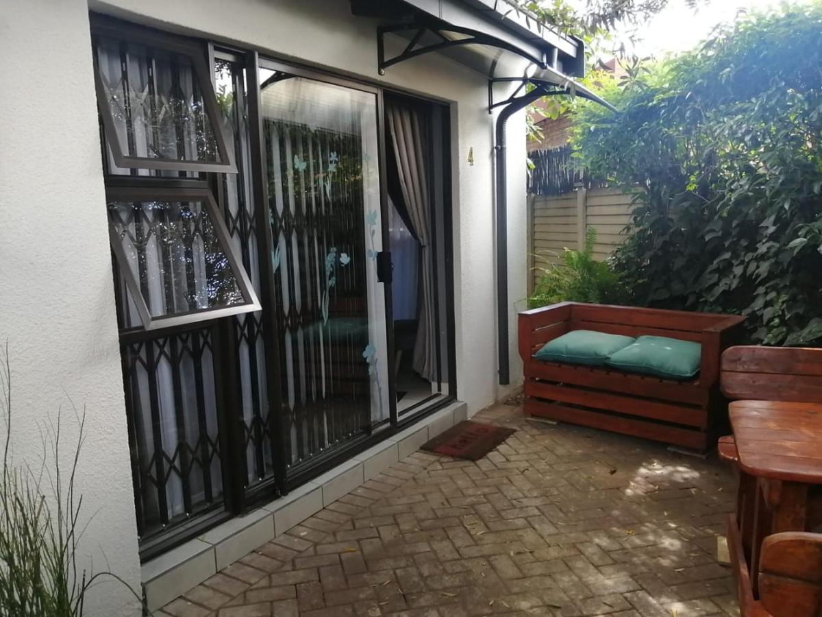 Roxy'S Rest Guest House Vanderbijlpark Luaran gambar