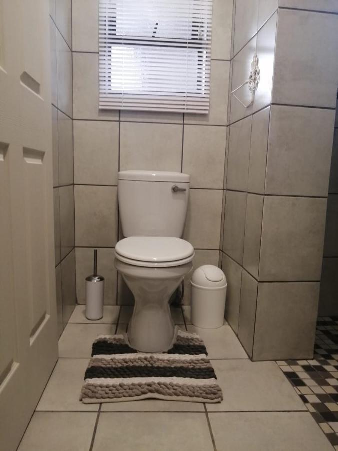 Roxy'S Rest Guest House Vanderbijlpark Luaran gambar