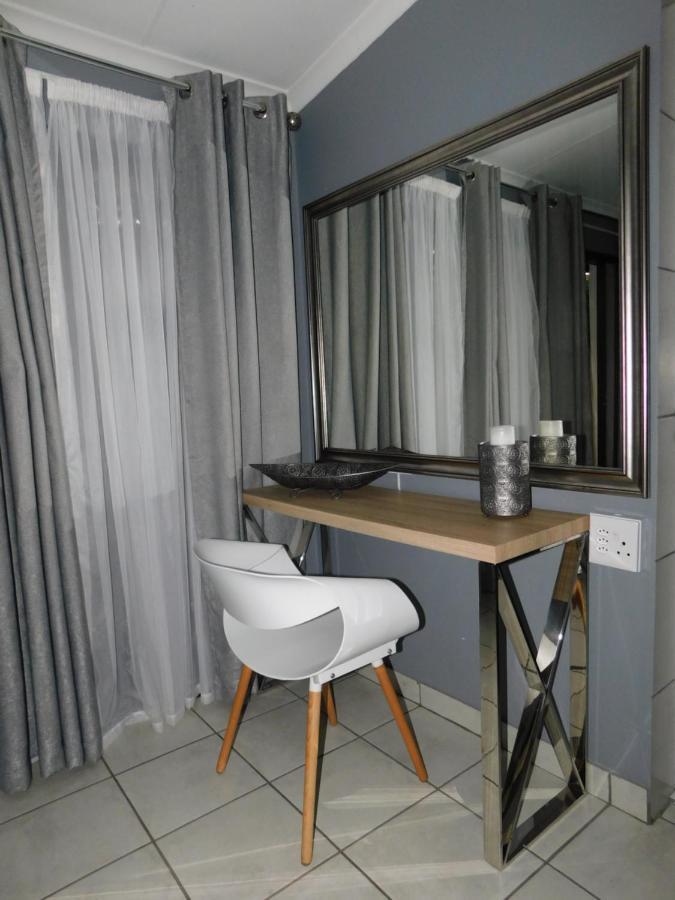 Roxy'S Rest Guest House Vanderbijlpark Luaran gambar