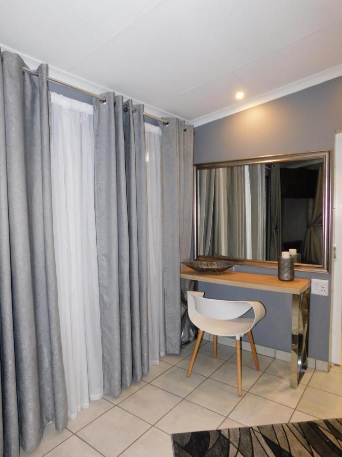 Roxy'S Rest Guest House Vanderbijlpark Luaran gambar
