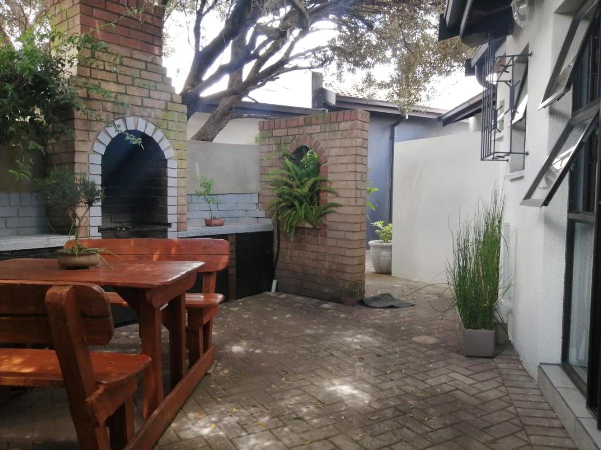 Roxy'S Rest Guest House Vanderbijlpark Luaran gambar